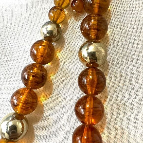George amber tone and gold tone  beaded necklace - Picture 4 of 8